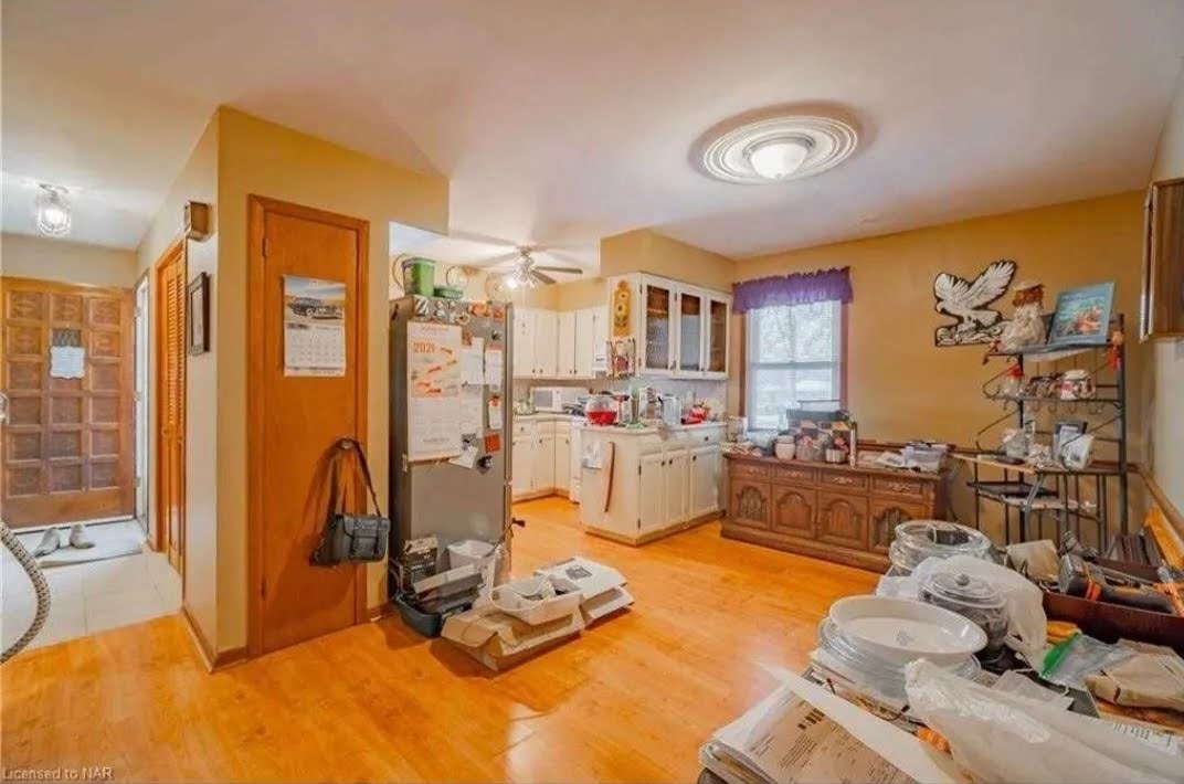 Kitchen before renovation by Maple Custom Homes general contractor Toronto