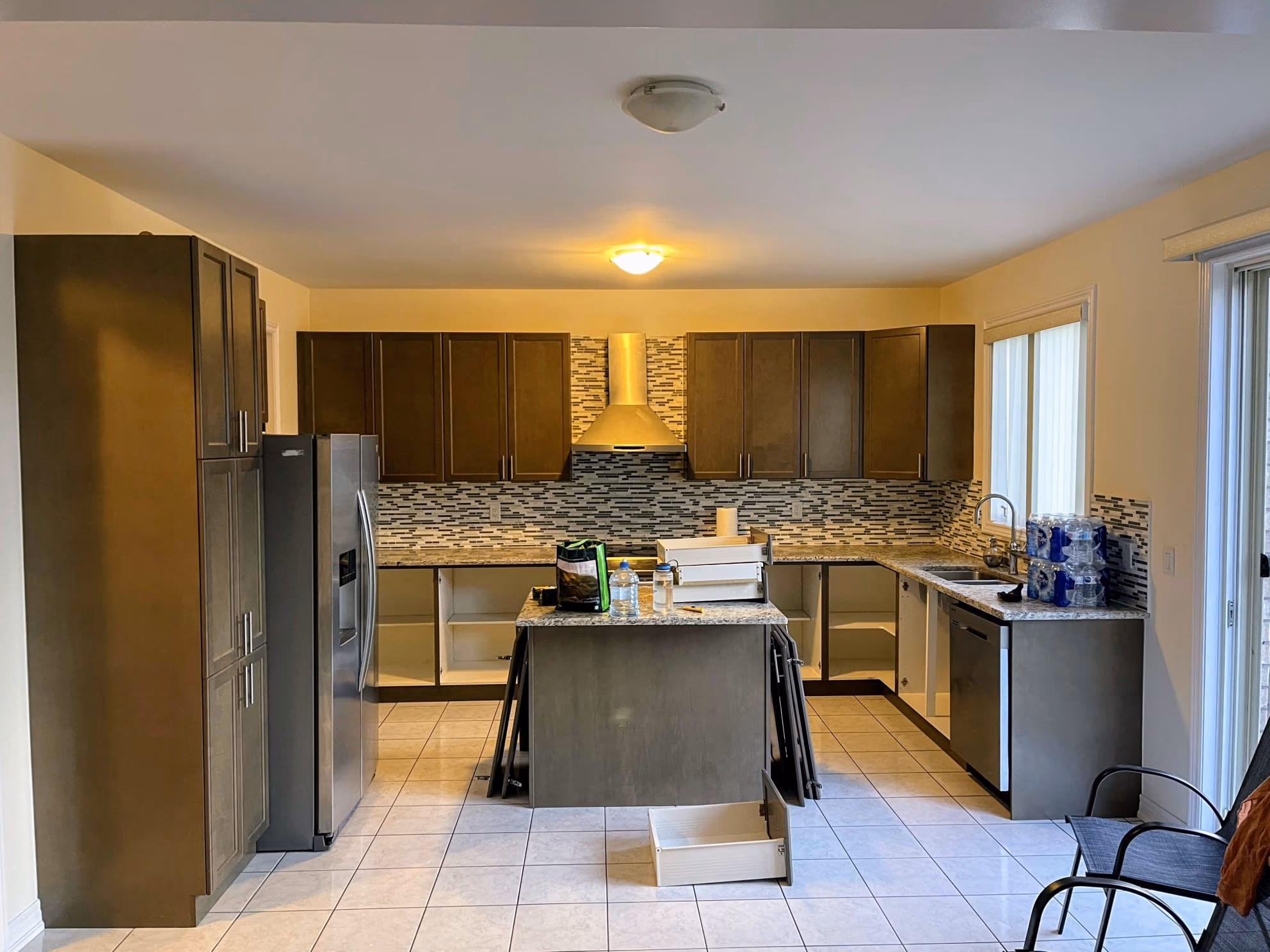 Kitchen before renovation by contractor in Mississauga GTA